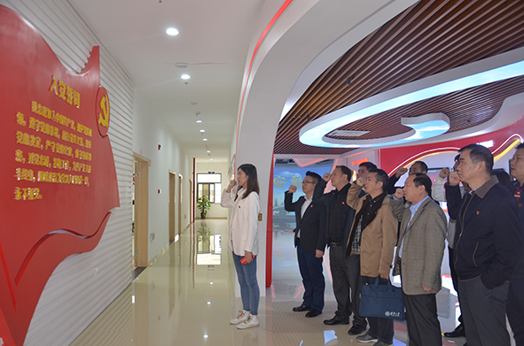 不忘初心跟黨走——參觀福興經(jīng)濟(jì)開(kāi)發(fā)區(qū)政治生活館